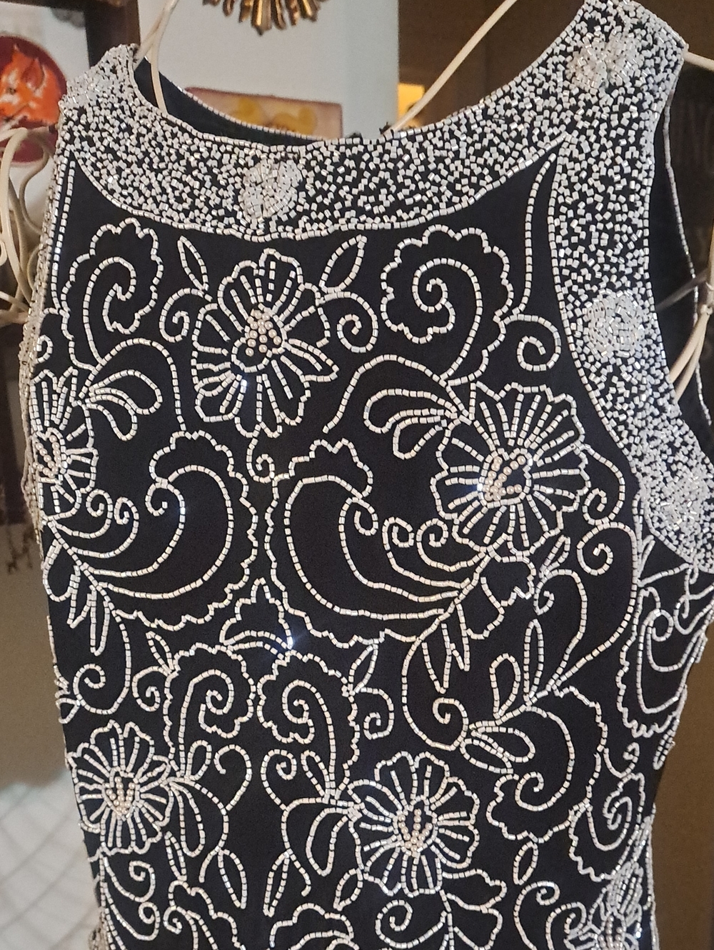 J Kara Vintage Black and White Beaded Floral Motif Sleeveless Top L
